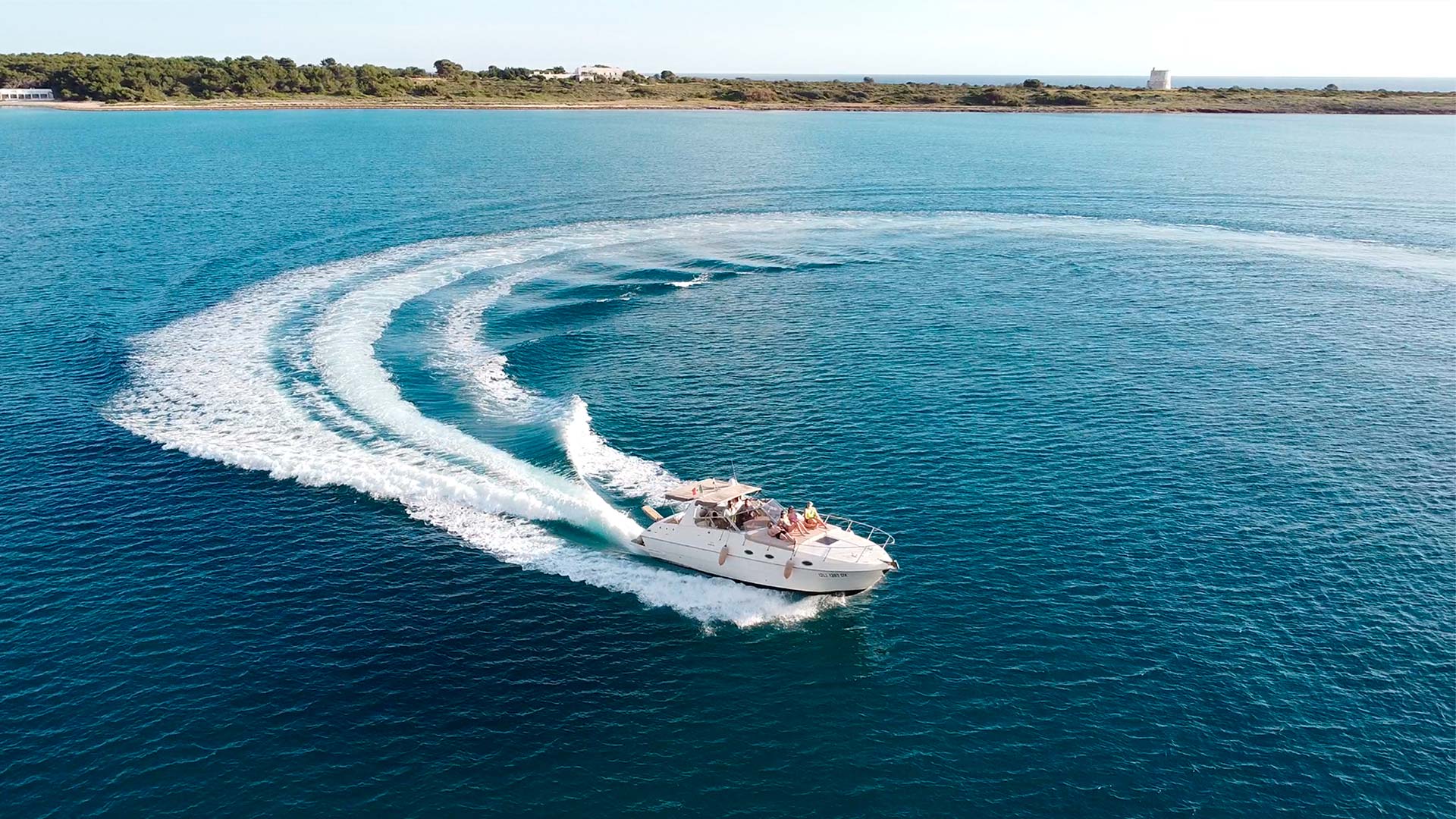 salento-sunshine-noleggio-yacht-gallipoli-porto-cesareo-escursioni-in-barca-salento-lusso